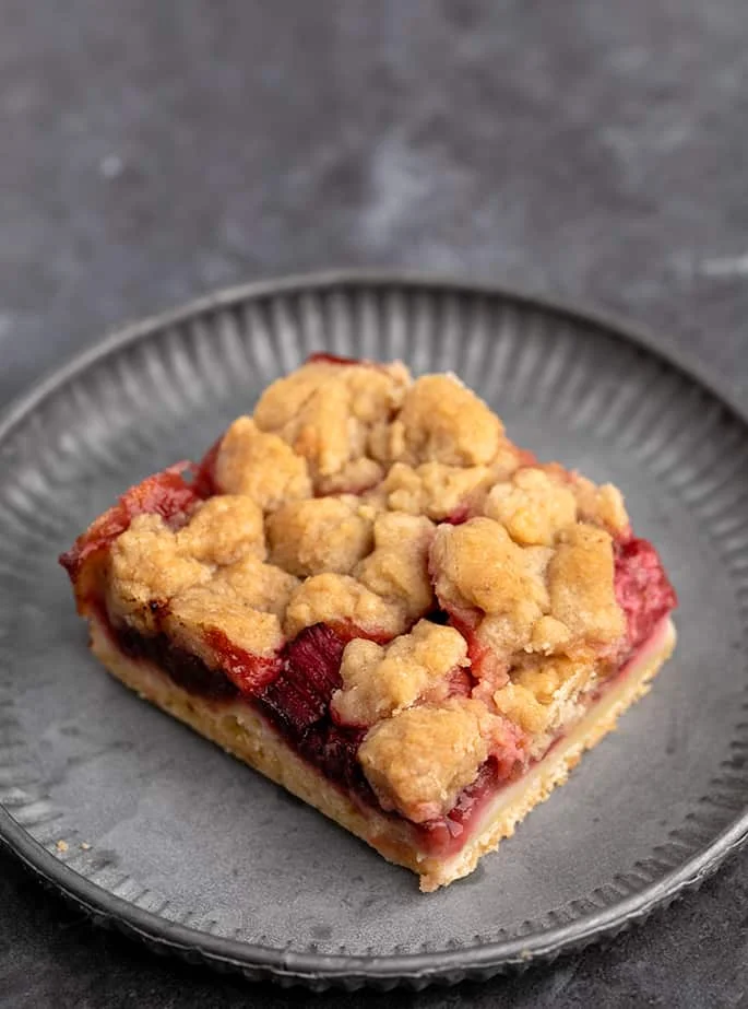 Baked rhubarb crisp square image from overhead