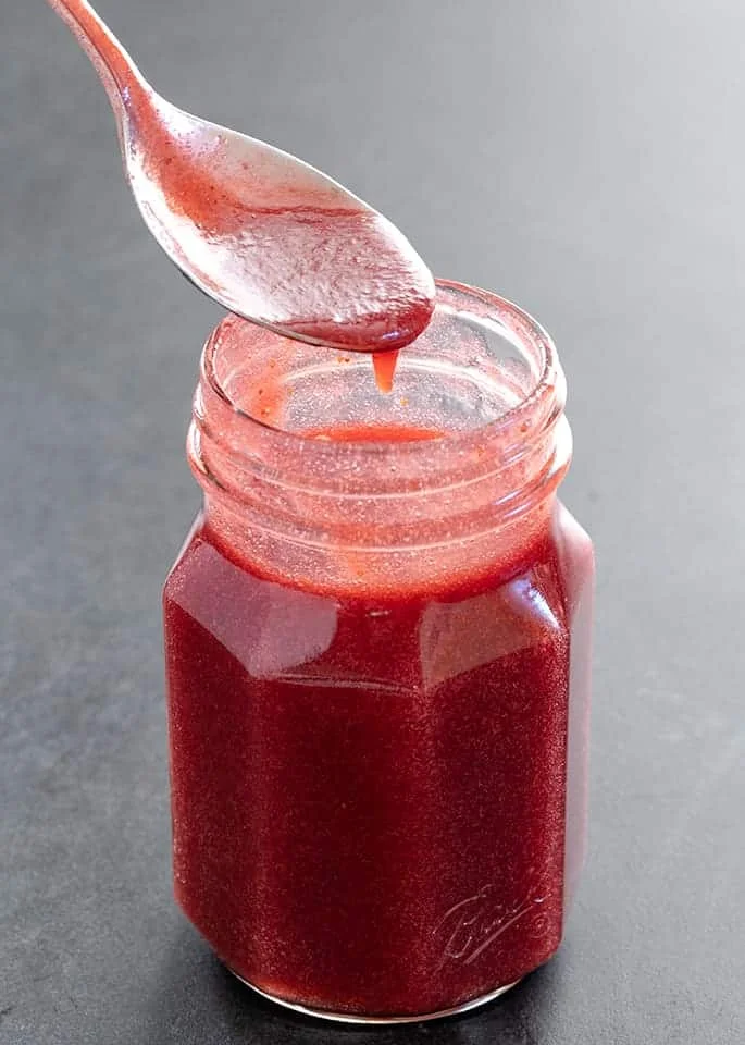 Concentrated strawberry puree spoonful