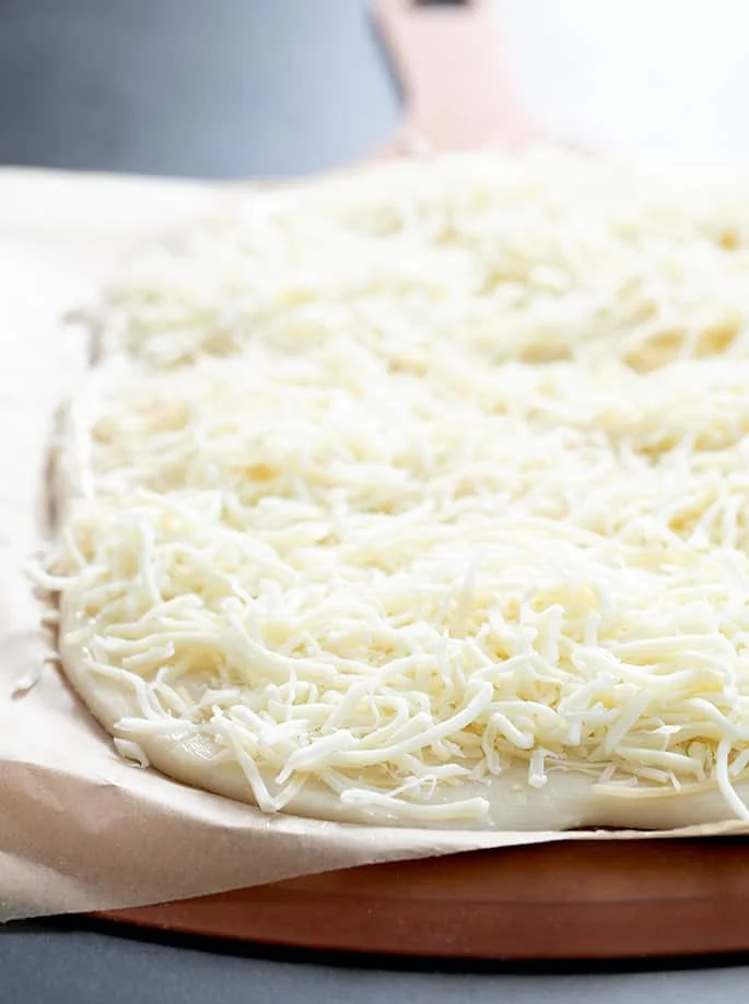 Garlic pizza breadsticks uncut and raw