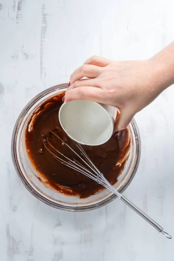 mix ingredients for air fryer cake