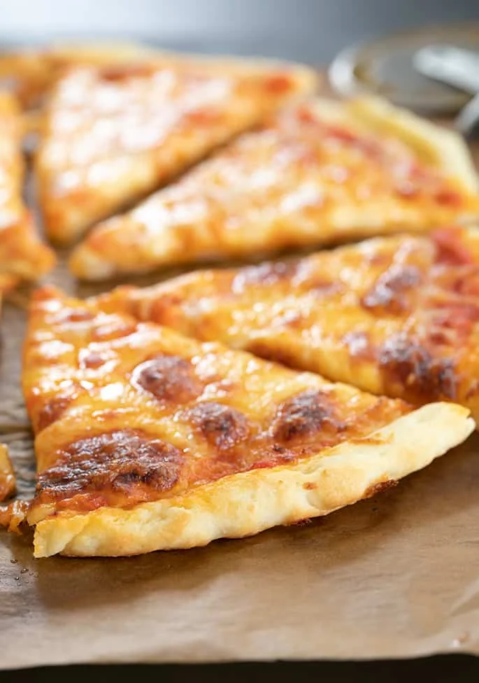 NY Style gluten free pizza closeup image of crust