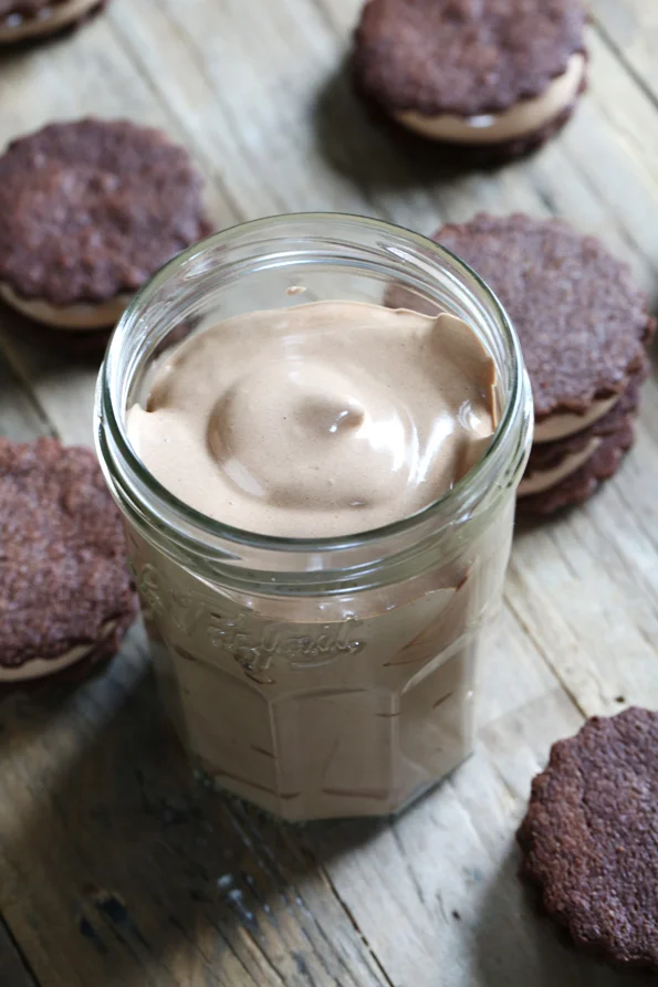 Paleo 7-Minute Frosting for Paleo Oreos