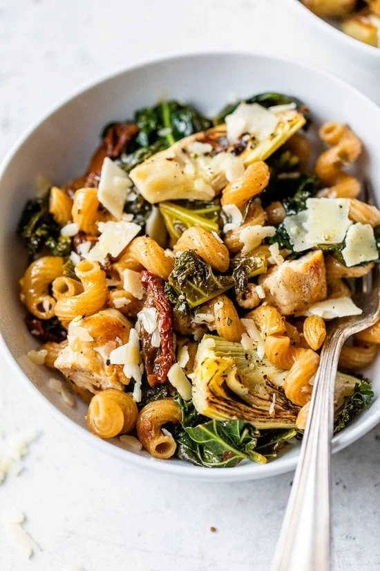 pasta with chicken and artichokes