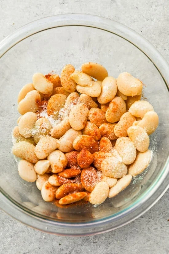 seasoned canned butter beans in a bowl