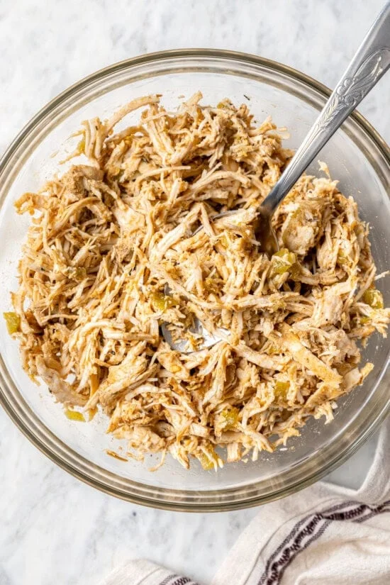 Seasoned shredded chicken filling for chimichangas