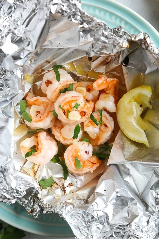 Shrimp Scampi Foil Packets are so fast and easy, perfect to make all summer long!