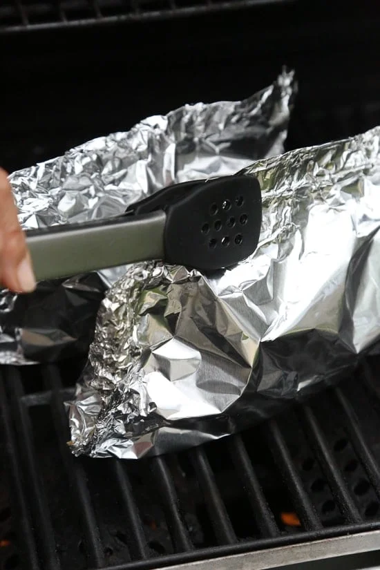 Shrimp Scampi Foil Packets are so fast and easy, perfect to make all summer long!