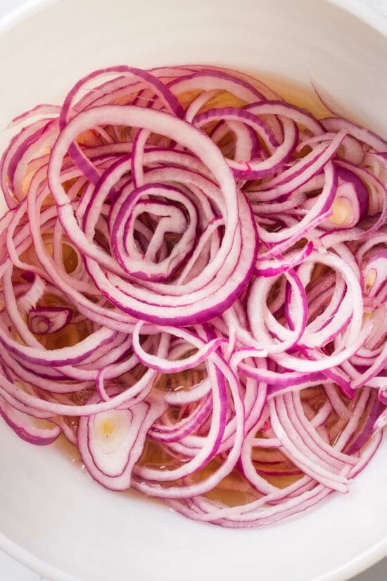 sliced red onions