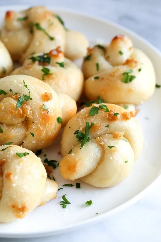 Easy Garlic Knots (Air Fryer or Baked)