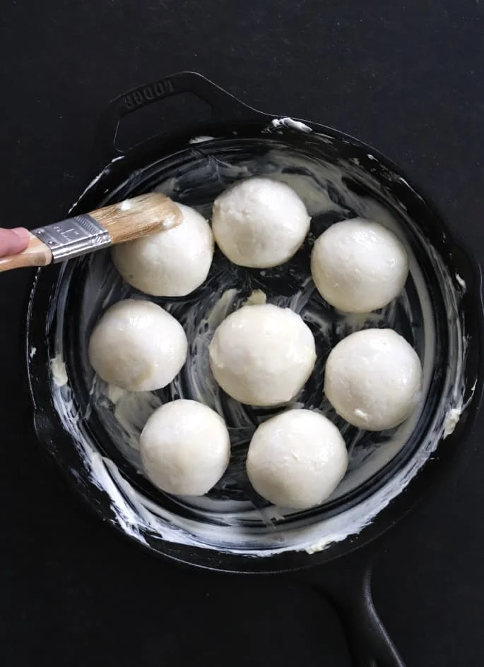 These super soft yeast free gluten free dinner rolls are ready for baking in the oven in 10 minutes. Never buy rolls again!