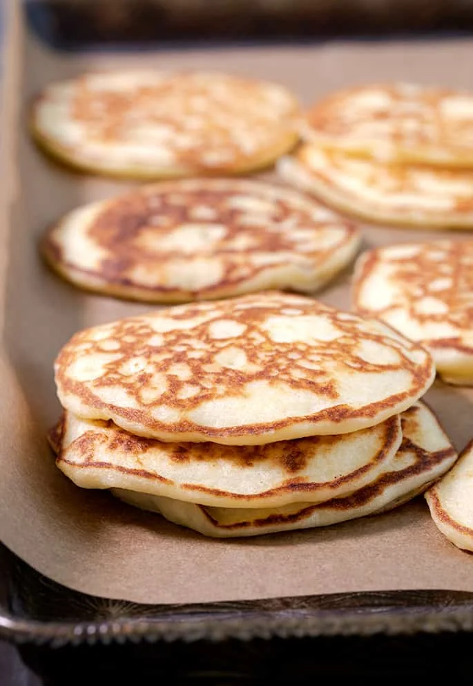 This healthy pancake recipe is going to become a family favorite, whether you're on Weight Watchers or not. Each fluffy pancake has just one SmartPoint—and no banana!