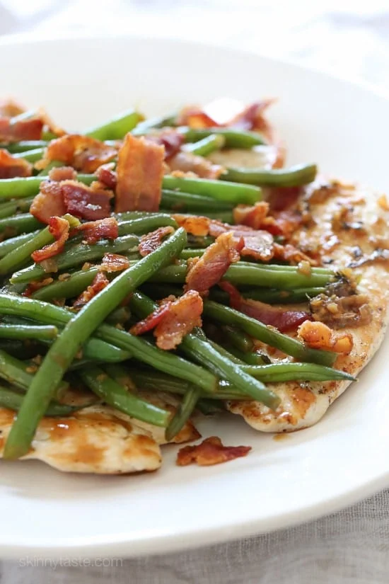 One Skillet Chicken and Green Beans with Bacon