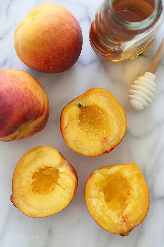 Grilled Peaches With Honey and Yogurt – an easy summer dessert for under 100 calories!
