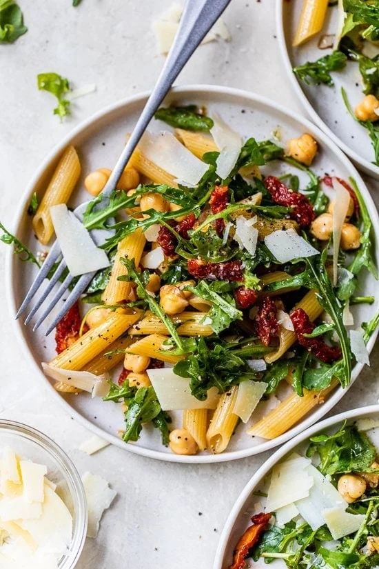 Arugula Pasta Salad with Chickpeas and Sun Dried Tomatoes (no mayo)